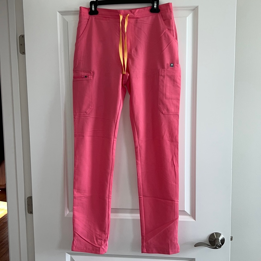 FIGS YOLA SIZE SMALL TALL